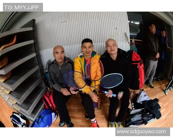 深圳羽毛球队在城市联赛中的默契配合与战术分析