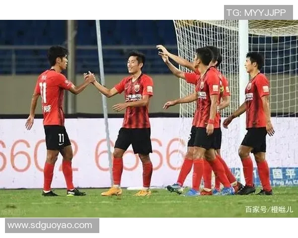 赛后复盘成都篮球队与北京篮球队的默契配合分析与战术探讨