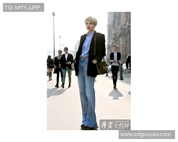 足球明星休闲衬衫时尚搭配指南展现个性与魅力的完美选择 足球明星休闲衬衫时尚搭配指南展现个性与魅力的完美选择