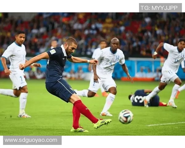 足球明星时尚穿搭大揭秘精彩出场瞬间尽在其中 足球明星时尚穿搭大揭秘精彩出场瞬间尽在其中